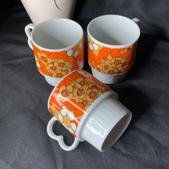 Set of 3 vintage 1960’s Flower Power stackable orange mugs - Picture 7 of 9